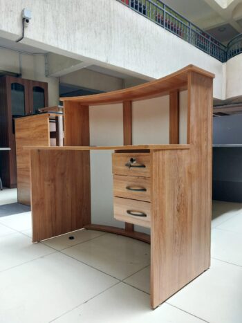 Curved office reception desk - 1.4 meters - Image 3