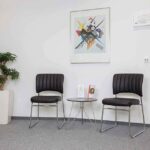 Cantilever visitor's office seat