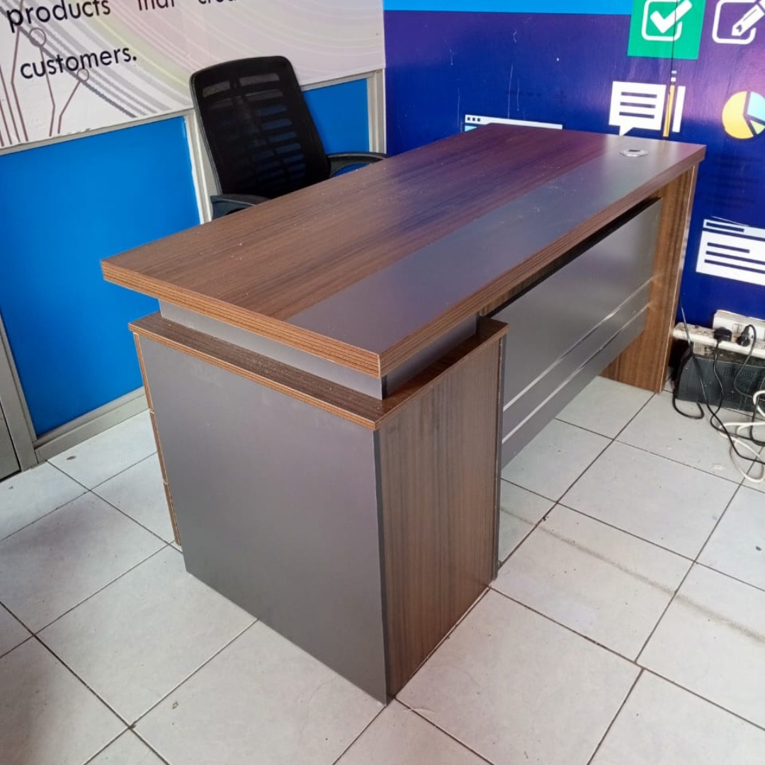WhatsApp-Image-2024-02-02-at-20.38.26-3.jpeg Gucca 140cm executive office desk - Image 1