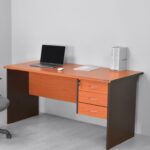1.4 meters executive desk (with drawers)